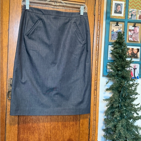 LOFT Charcoal Pencil Skirt - Picture 1 of 11